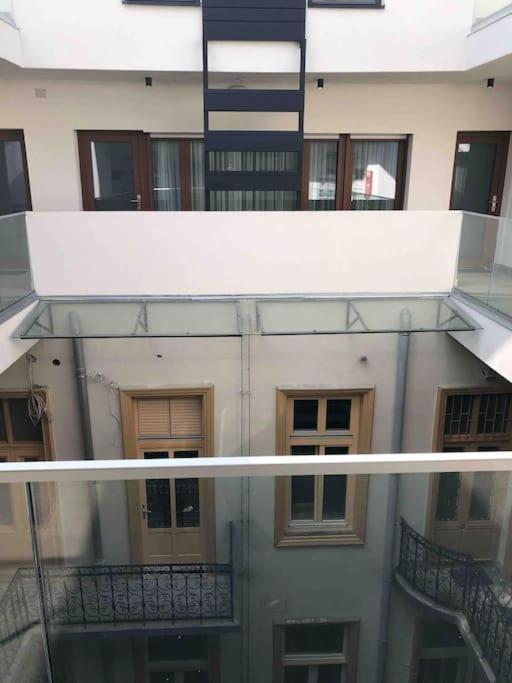 Luxury Cozy 2 Bdr Downtown Apt.2 Budapest Bagian luar foto